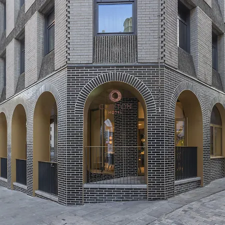 Clayton Hotel 4*