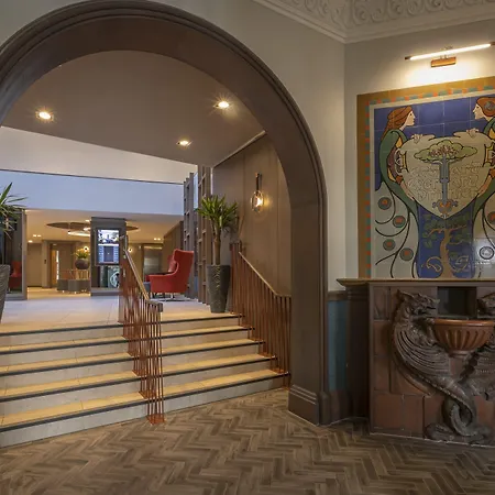 Clayton Hotel 4*