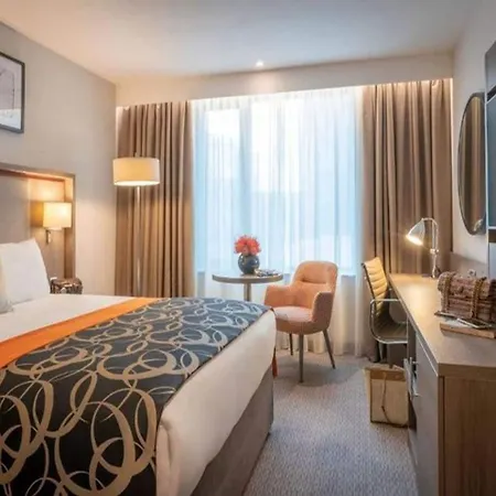 Clayton Hotel 4*