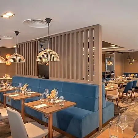 Clayton Hotel 4*